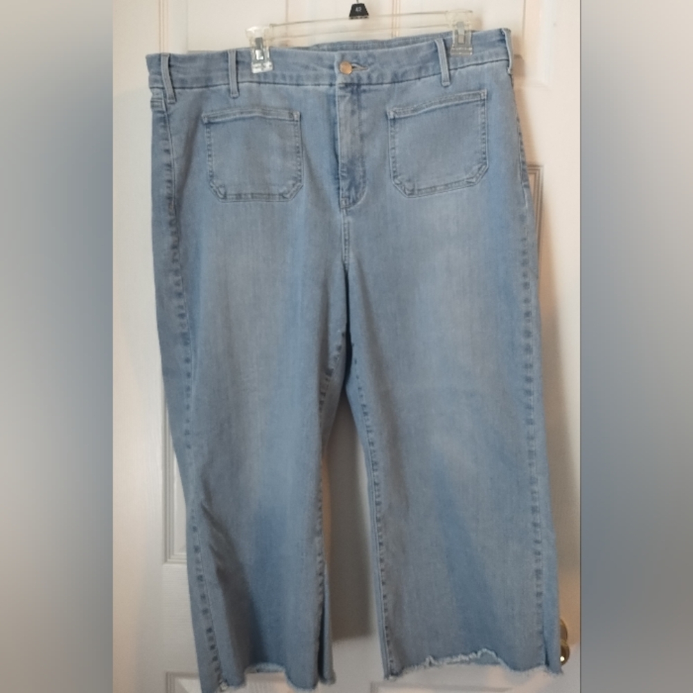 Women's NYDJ Light Blue Denim Major Wide Leg Capri Jeans